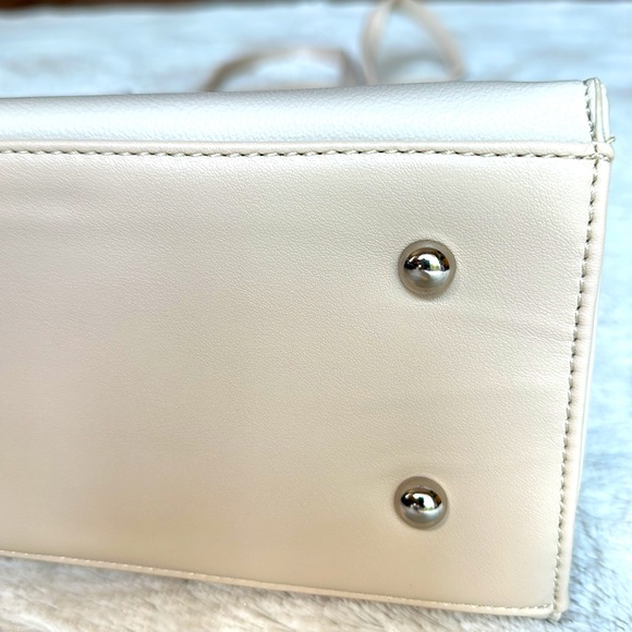 DAVID JONES Paris Cream Shoulder Bag - Picture 7 of 13
